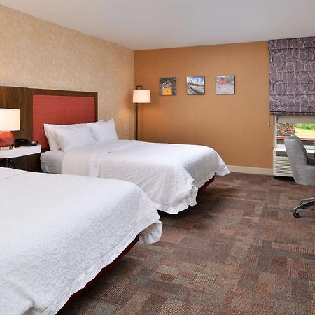 Hampton Inn Уайтевилл Экстерьер фото