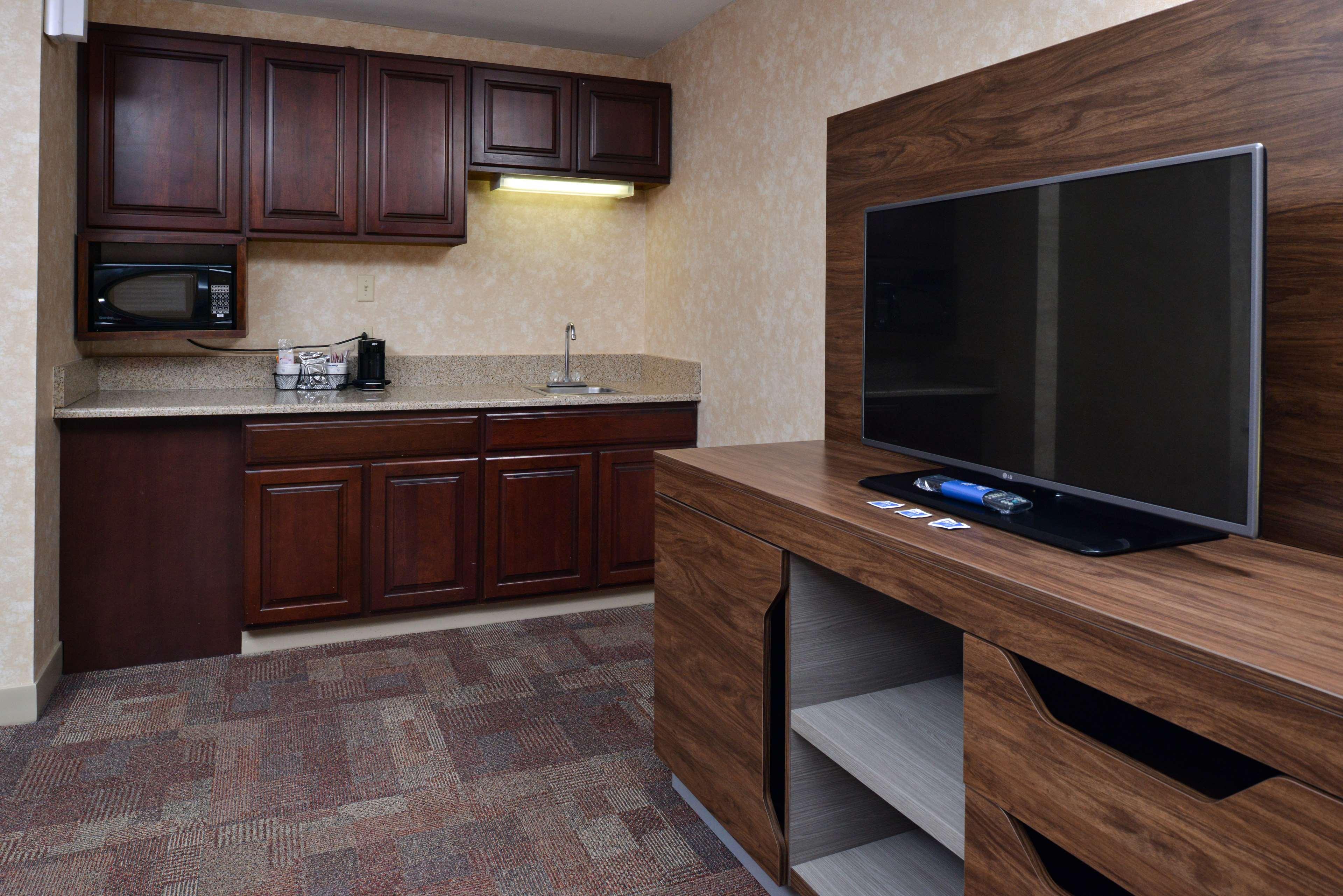 Hampton Inn Уайтевилл Экстерьер фото