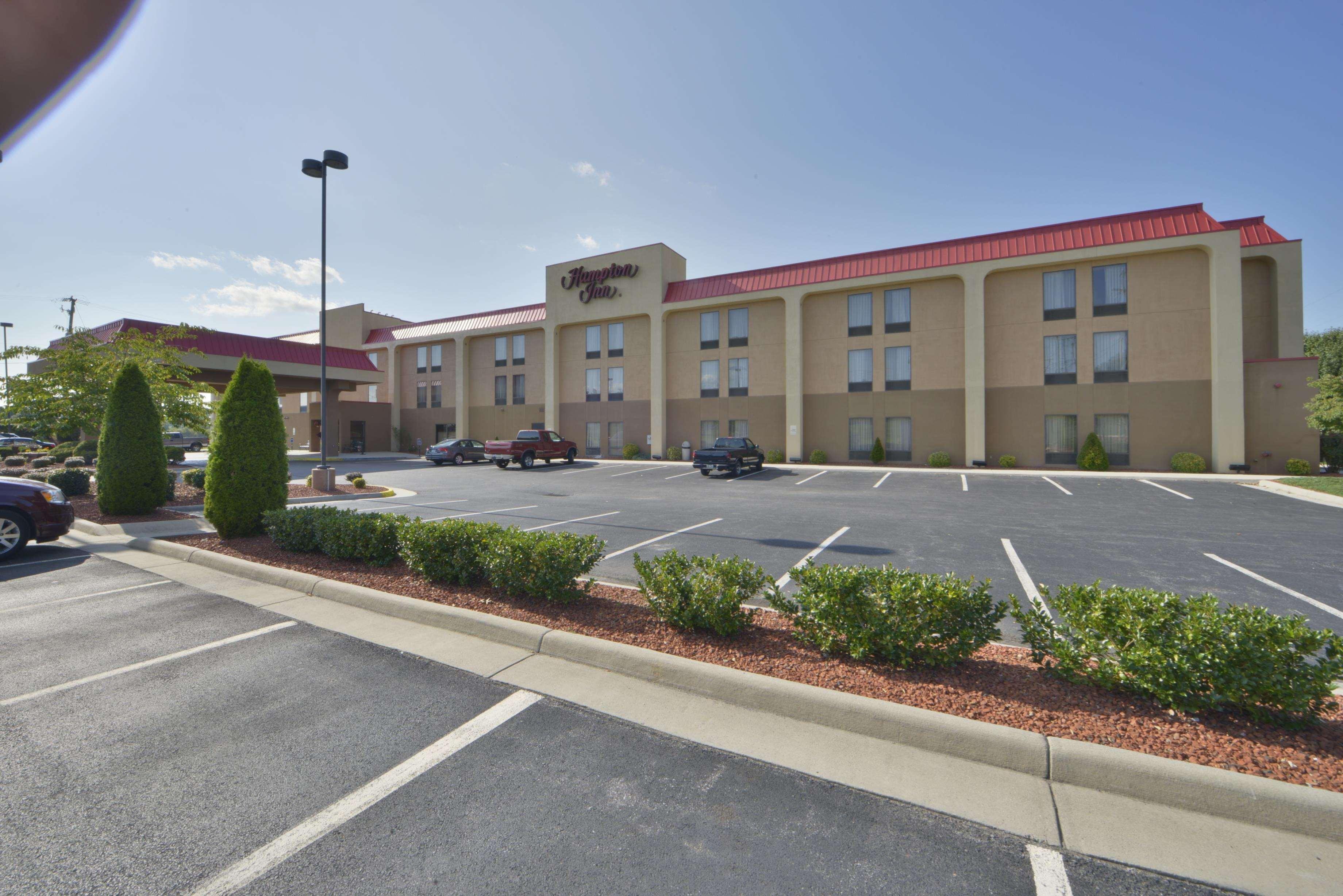 Hampton Inn Уайтевилл Экстерьер фото