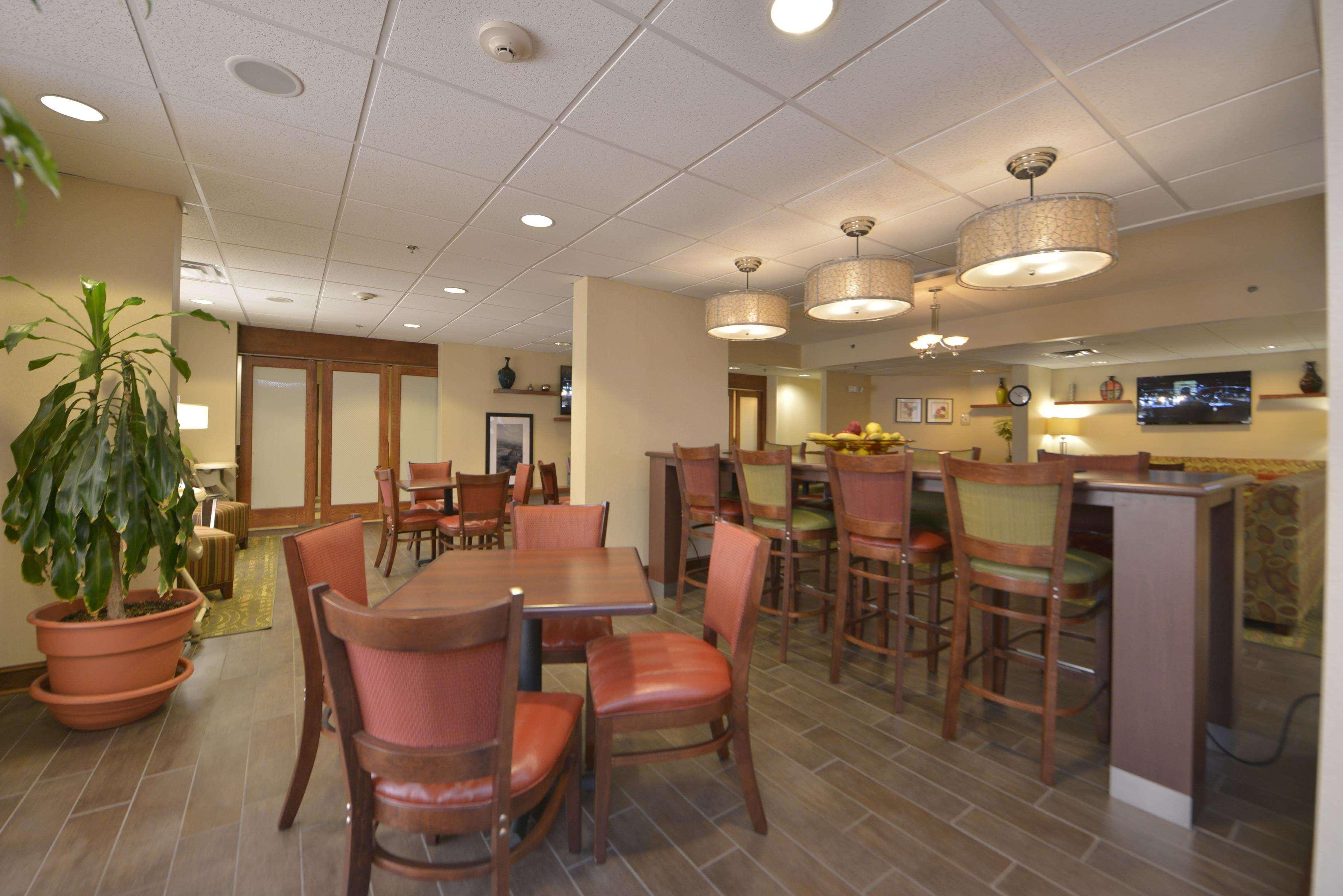 Hampton Inn Уайтевилл Экстерьер фото