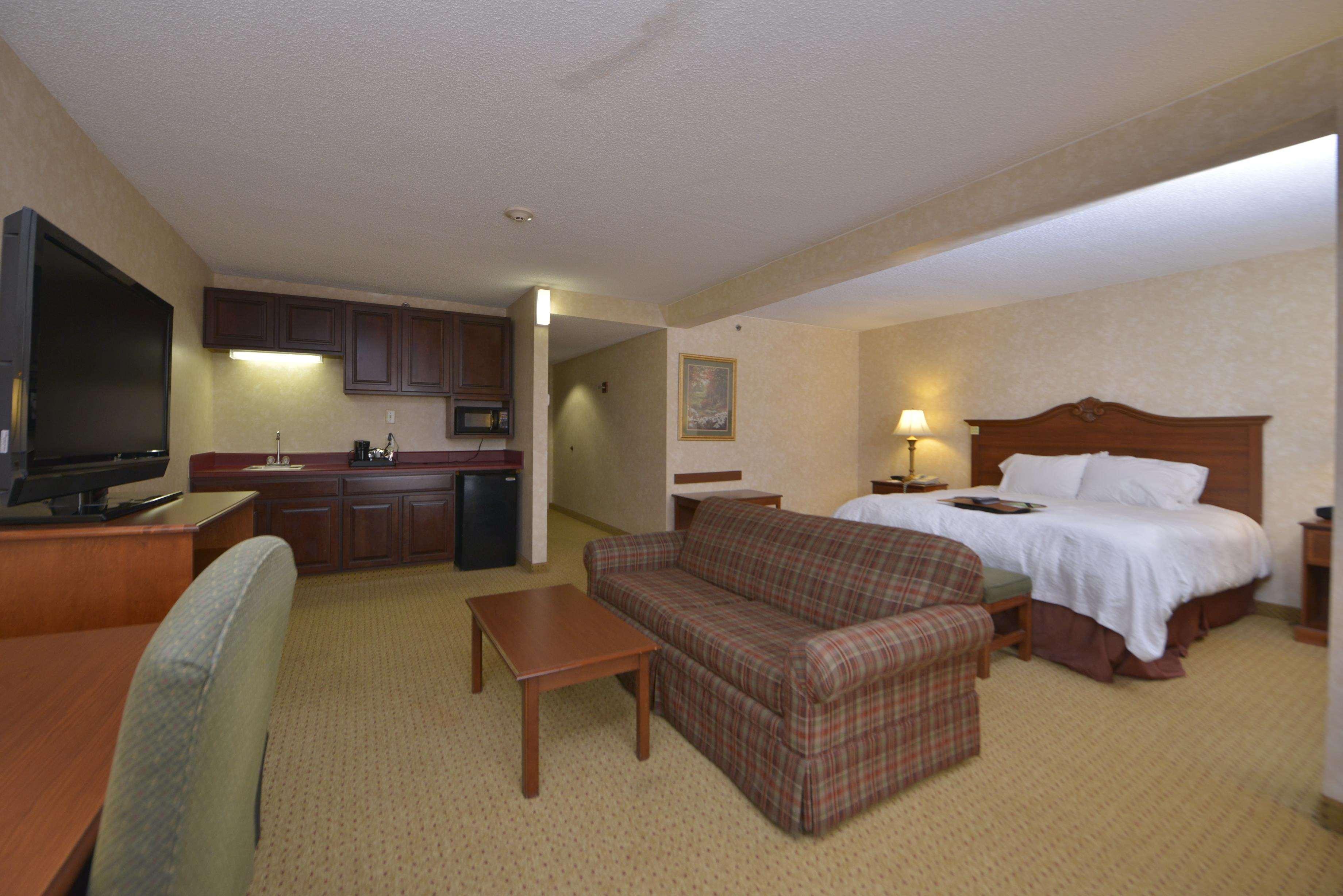 Hampton Inn Уайтевилл Экстерьер фото