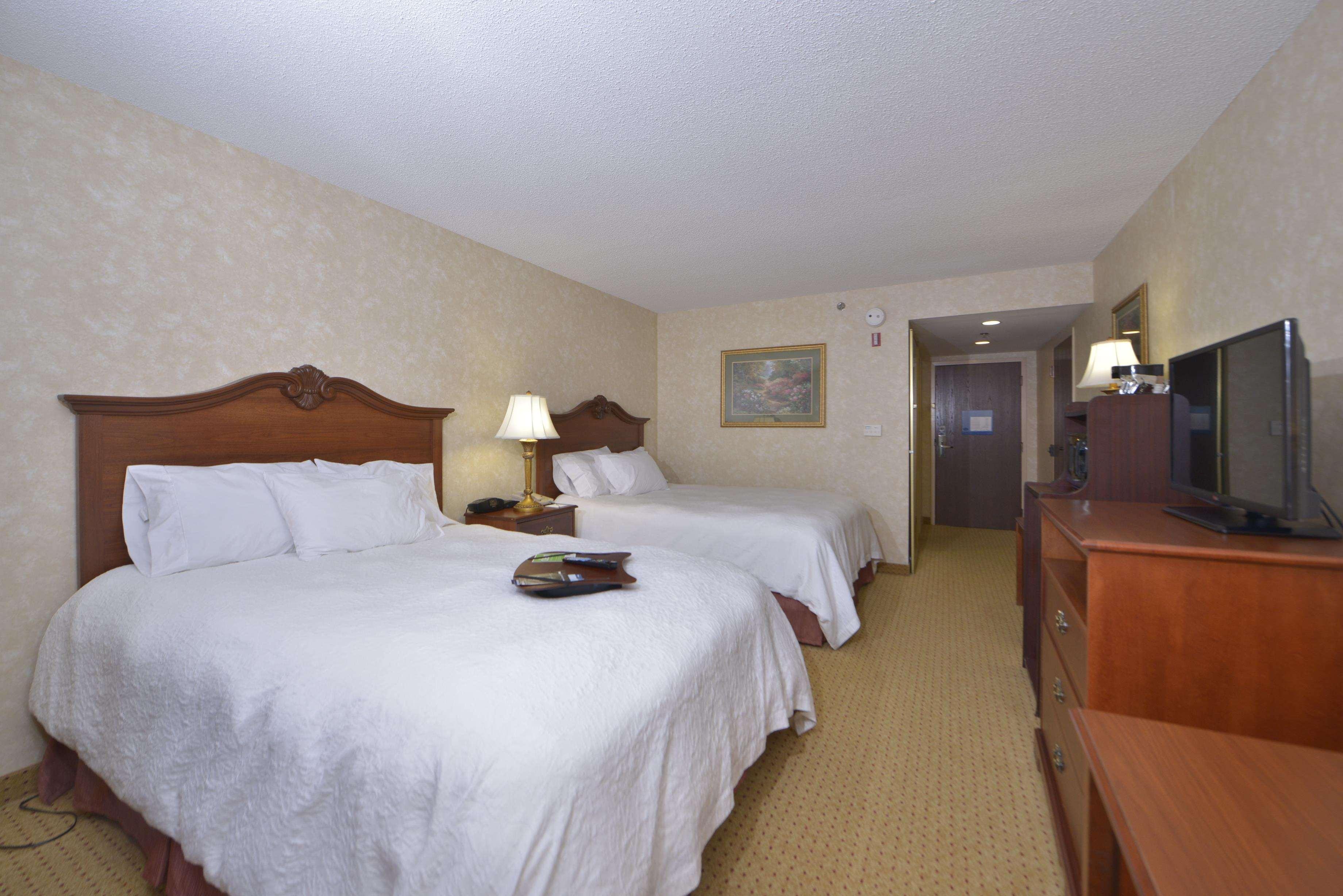Hampton Inn Уайтевилл Экстерьер фото