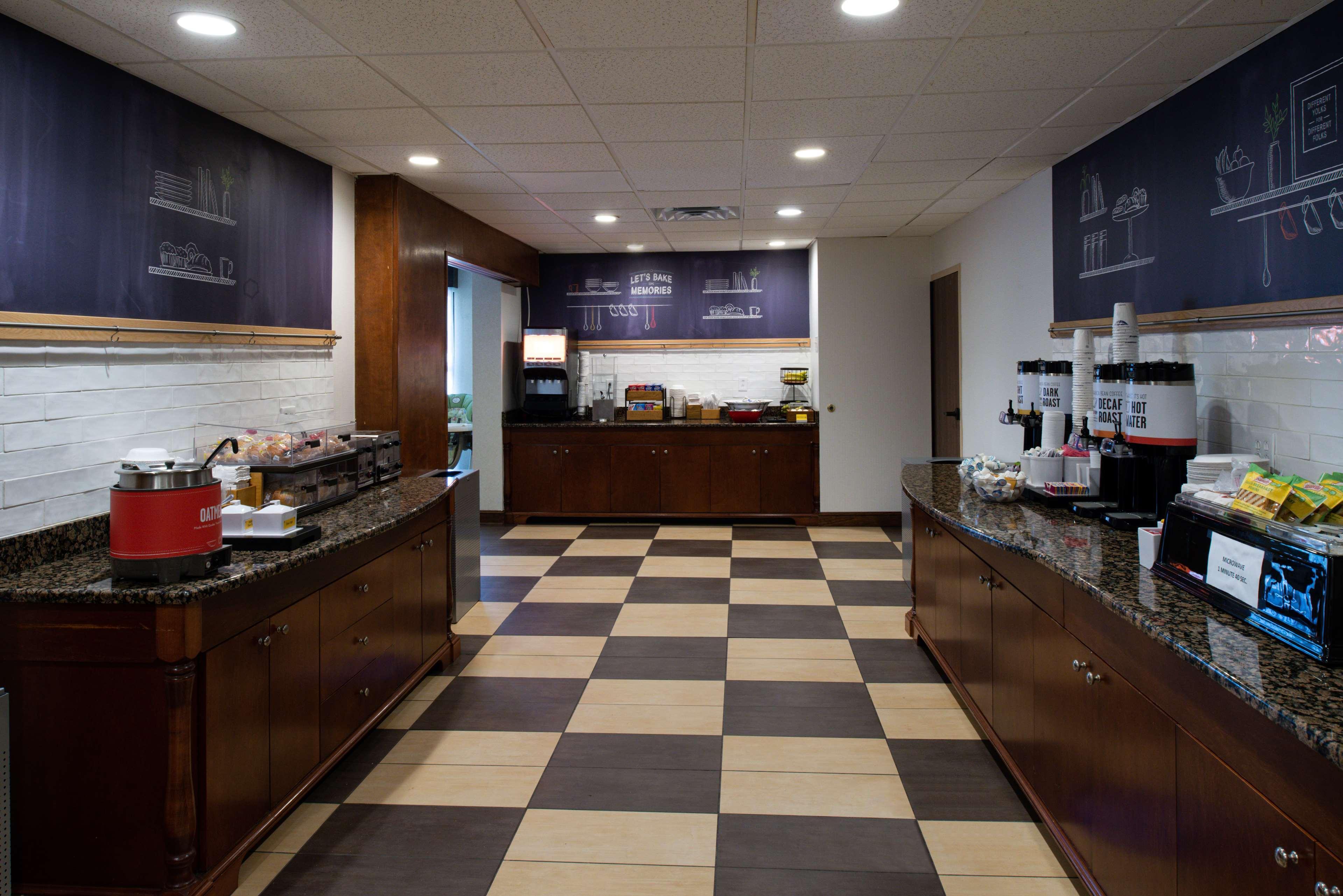 Hampton Inn Уайтевилл Экстерьер фото