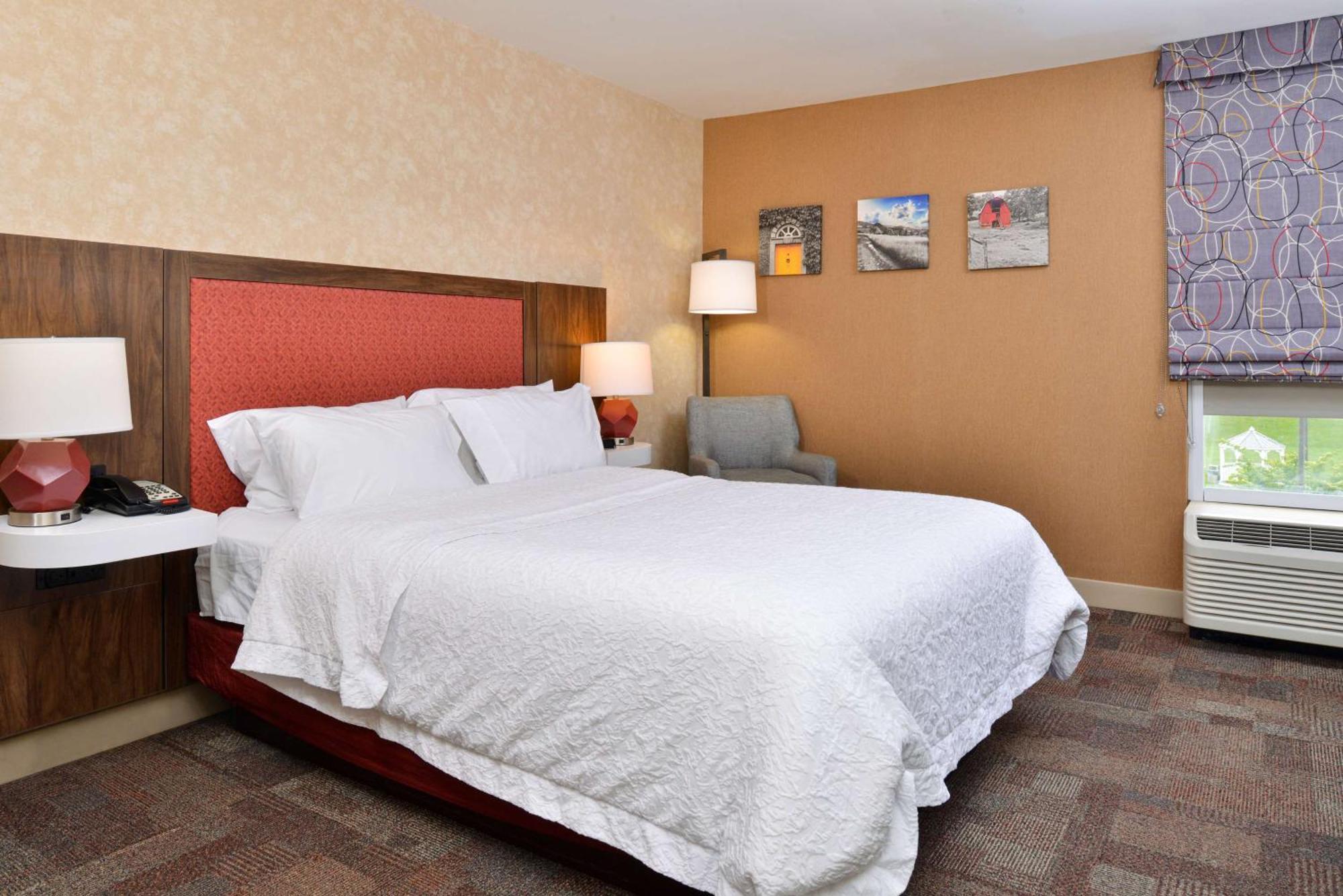 Hampton Inn Уайтевилл Экстерьер фото