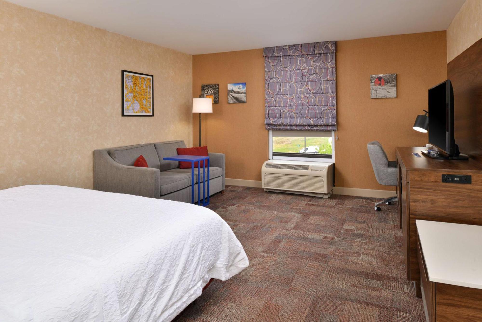 Hampton Inn Уайтевилл Экстерьер фото