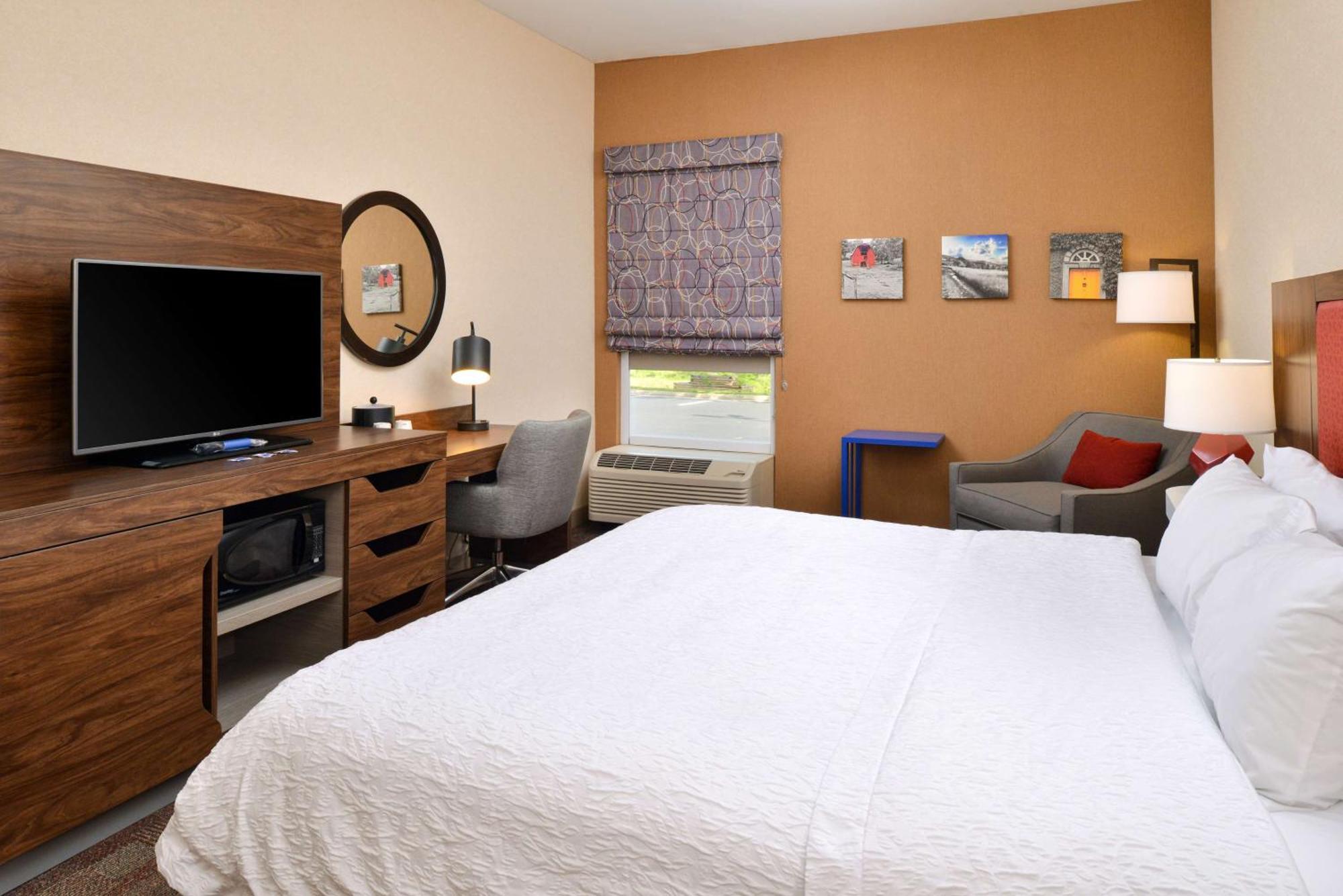 Hampton Inn Уайтевилл Экстерьер фото