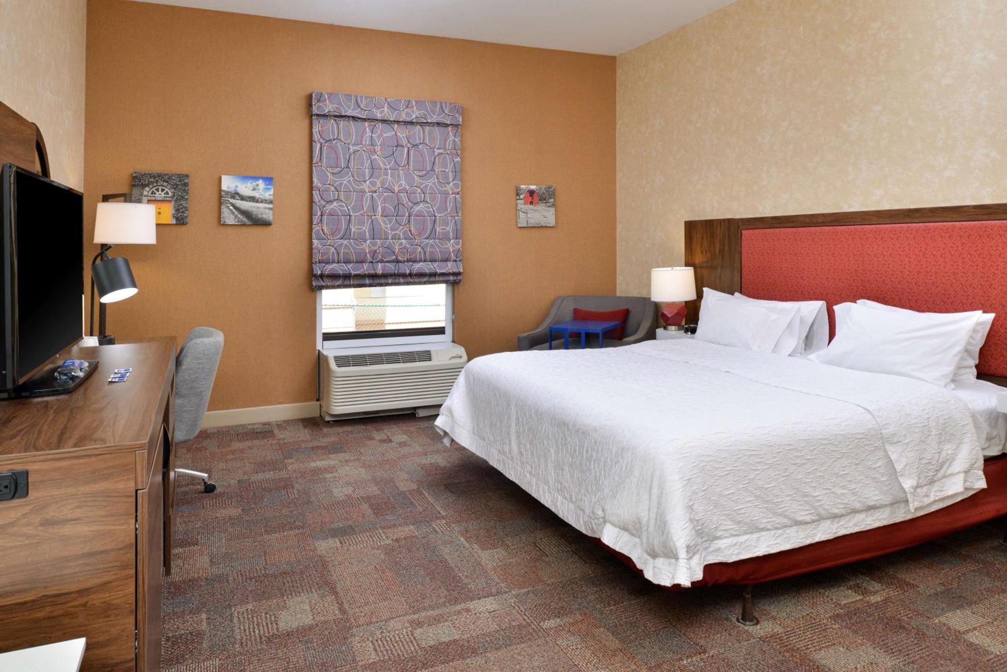 Hampton Inn Уайтевилл Экстерьер фото