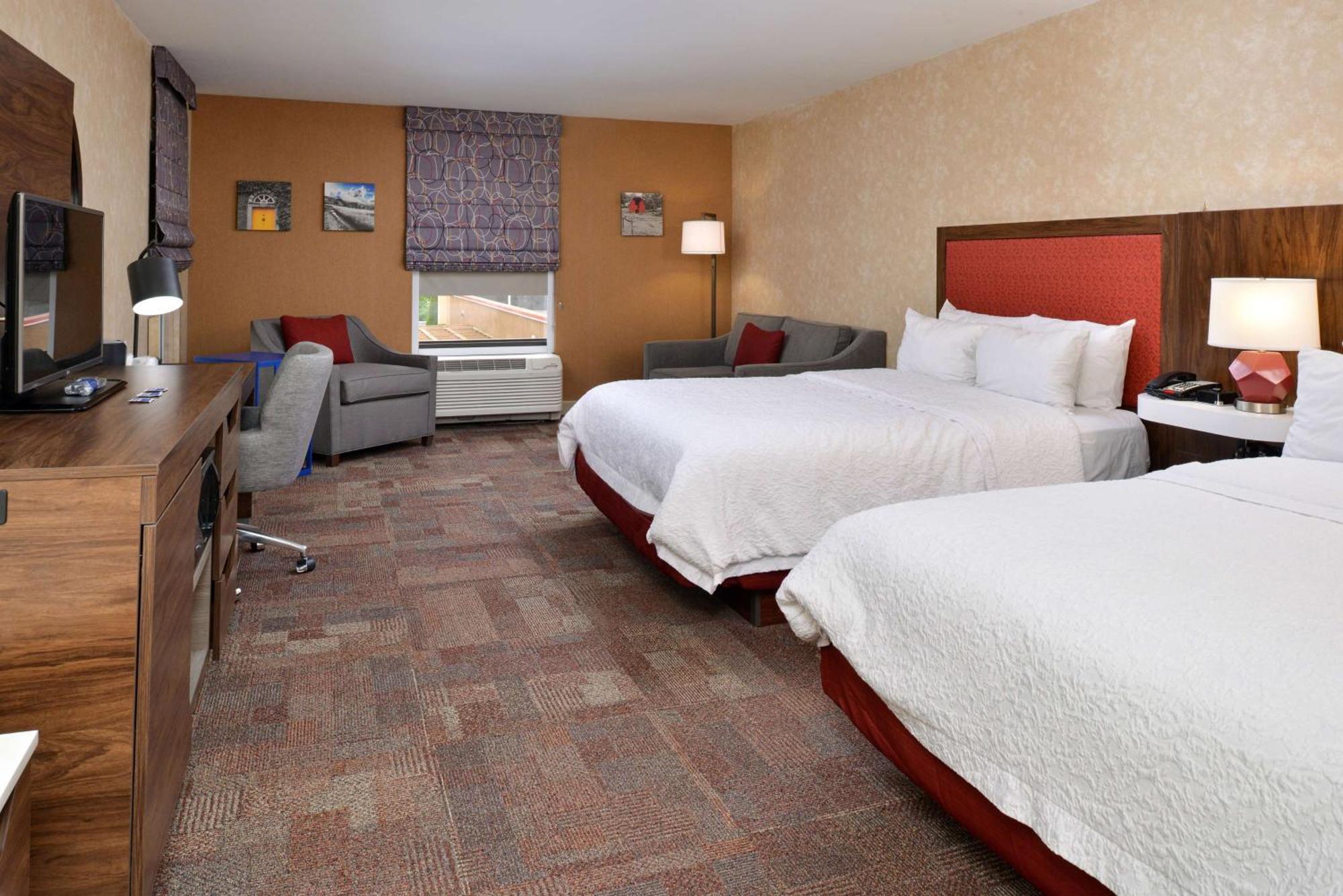 Hampton Inn Уайтевилл Экстерьер фото