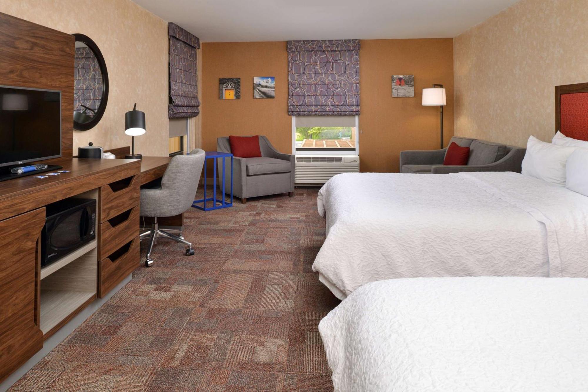 Hampton Inn Уайтевилл Экстерьер фото