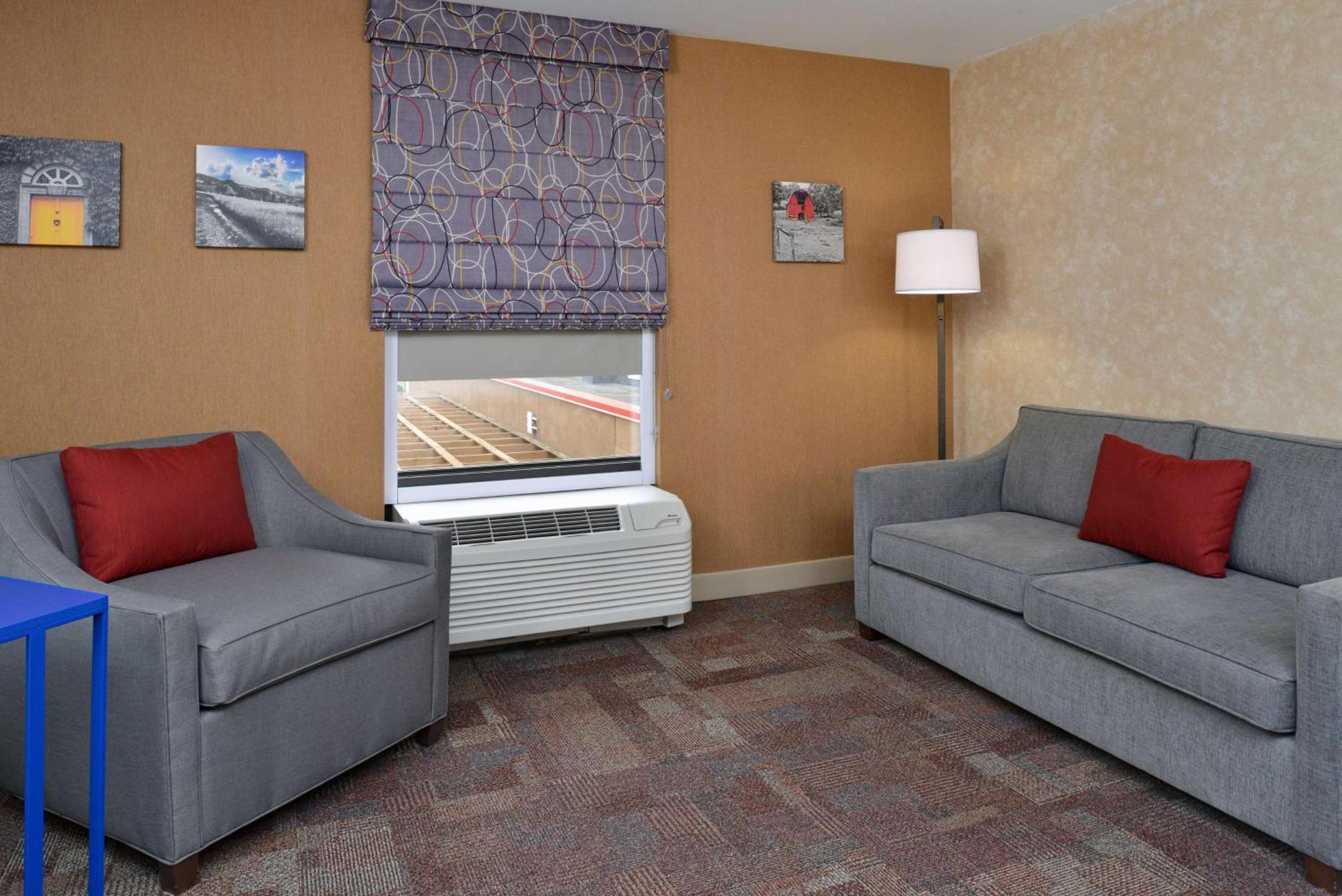 Hampton Inn Уайтевилл Экстерьер фото
